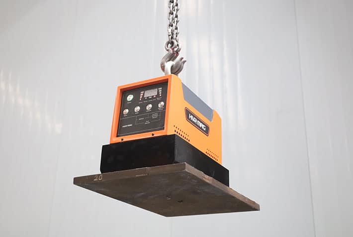 Battery-powered electromagnet